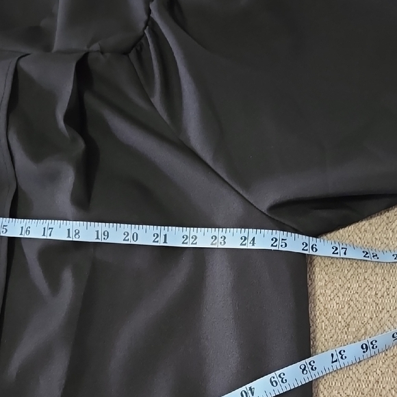 Graduation Black Full-Length Robe & Cap - Picture 10 of 10